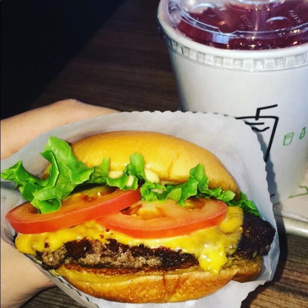 Meet your Posher, Raquel